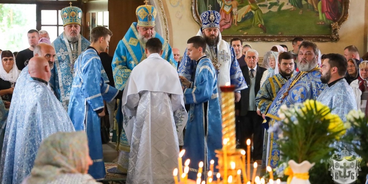 Вінницький митрополит очолив урочисте богослужіння у хмельницькому храмі