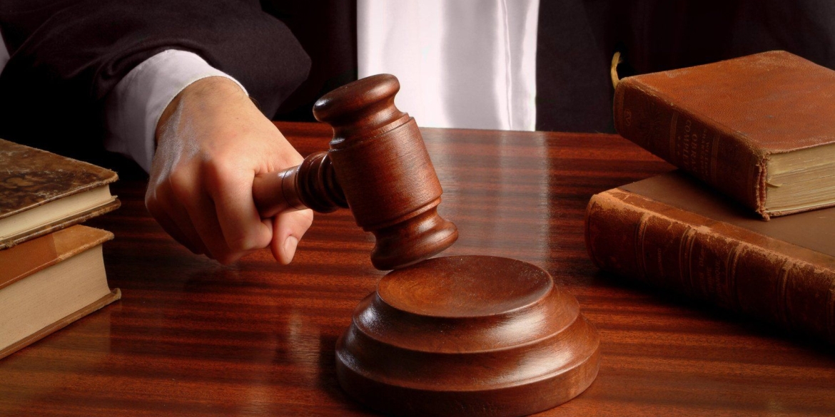 Вінницький суд скасував домашній арешт медикині, яка незаконно нарахувала премії працівникам