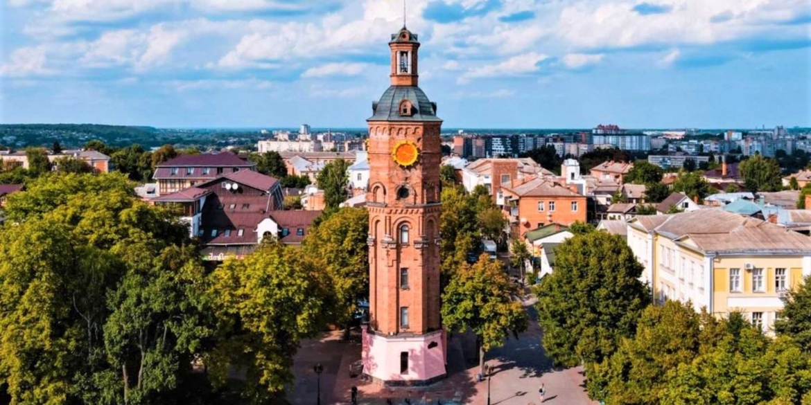 Вінничан запрошують на виставку унікальних історичних фотографій Вежі Артинова