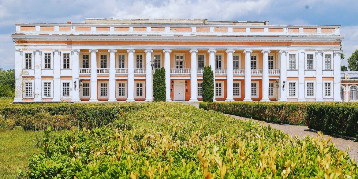 Вінничанам презентують видання «Замки і резиденції в Україні, пов’язані із польськими родами»