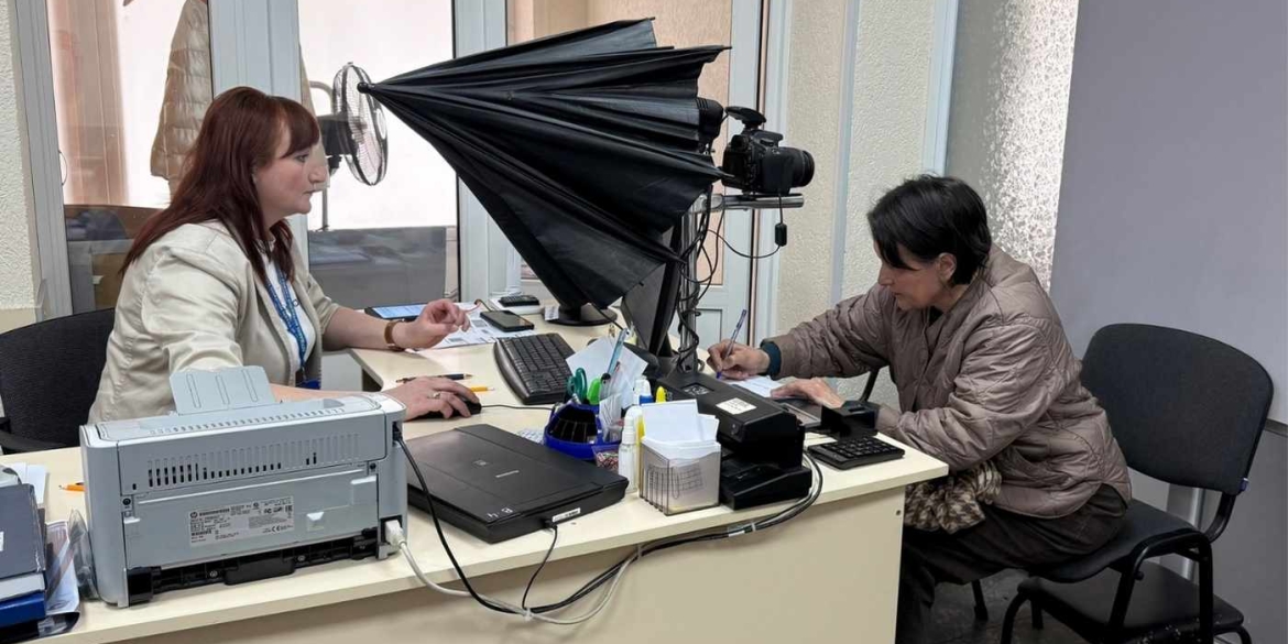 Вінничанці відновлять паспорт документ згорів після удару ворожого “шахеда” по її будинку