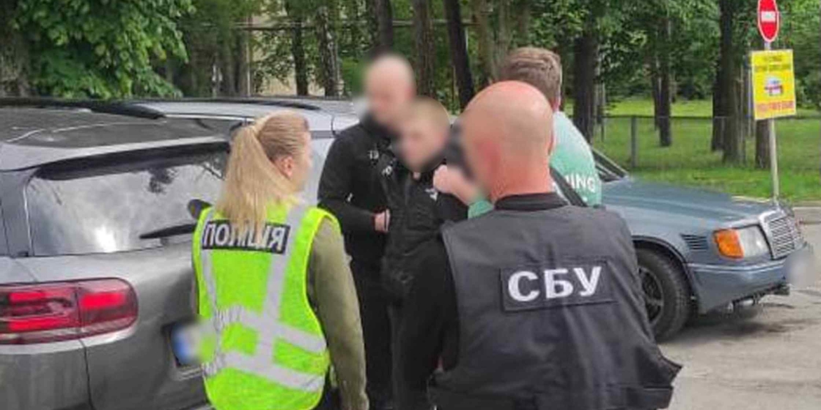 Вінничанин обіцяв незаконний перетин кордону чоловікам призовного віку