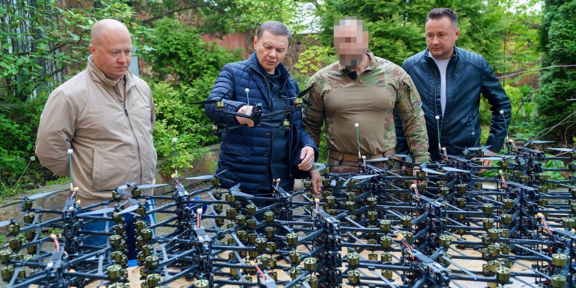 Вінницька громада передала 100 FPV-дронів бійцям на покровський напрямок