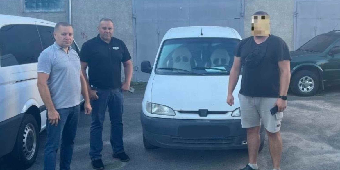 Вінницька митниця передала військовим конфіскований автомобіль