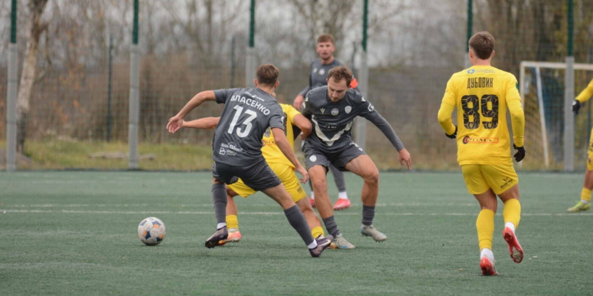 Вінницька «Нива» зіграла в «суху» нічию із командою «Буковина-2»