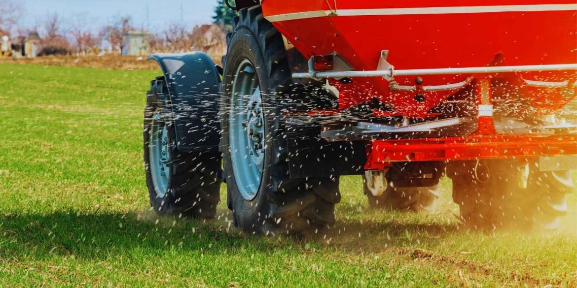 Вінницькі аграрії готові вийти в поле триває підживлення озимих культур