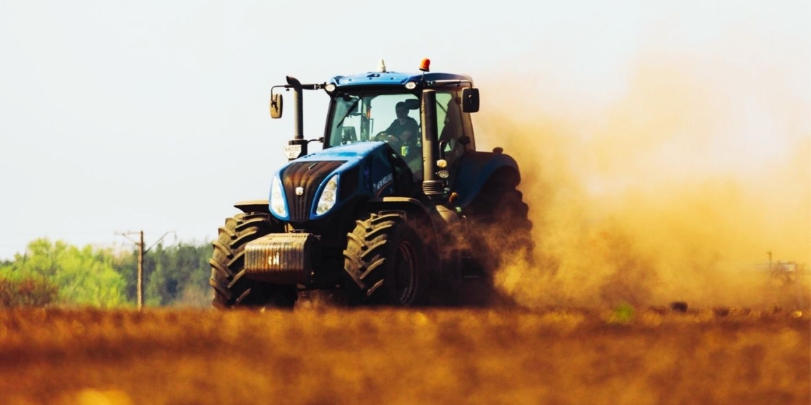 Вінницькі аграрії готують ґрунт до посіву ярих зернових