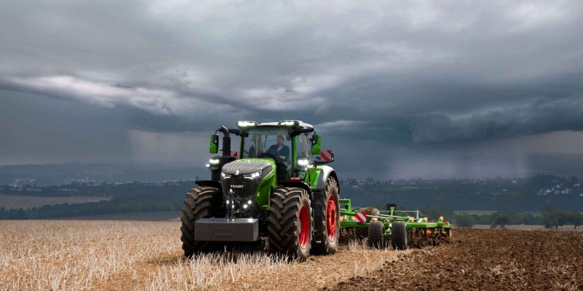 Вінницькі аграрії завершують польові роботи - дозбирують кукурудзу