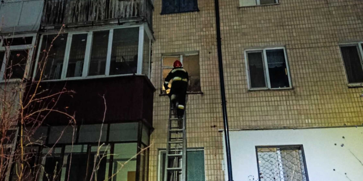 Вінницькі надзвичайники двічі рятували літніх людей у власних помешканнях