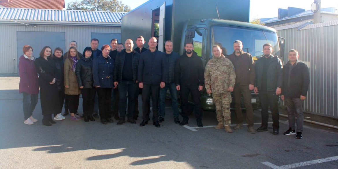 Вінницькі прокурори передали СТО на колесах для мотопіхотинців