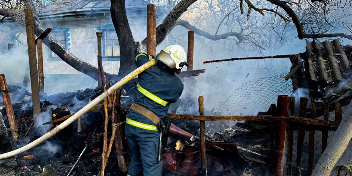 Вінницькі рятувальники ліквідували 15 загорянь які райони опинилися в епіцентрі подій