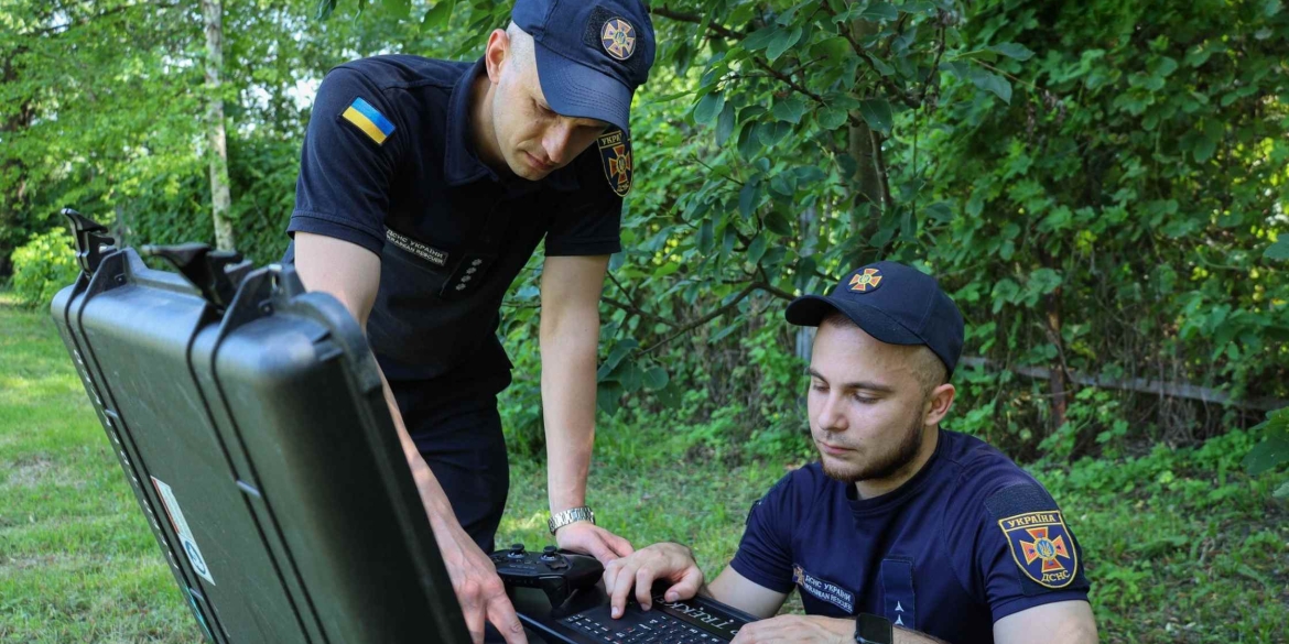 Вінницькі рятувальники отримали два сучасних підводних дрони