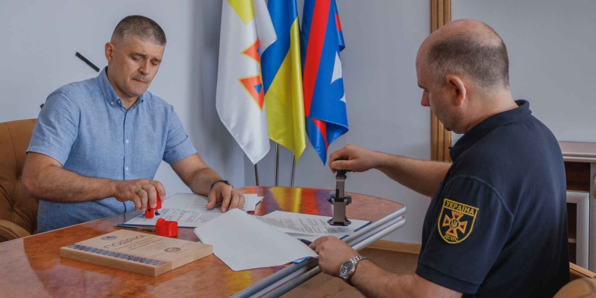 Вінницькі рятувальники та громадська організація «Полум'я надії» підписали меморандум