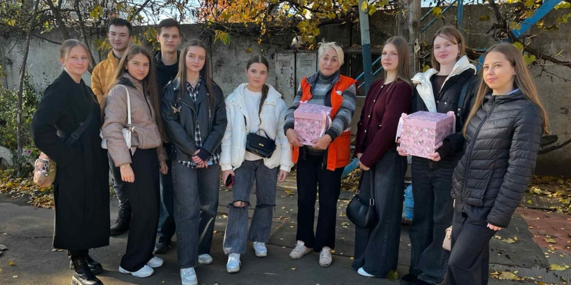 Вінницькі школярі підтримали ветеранів праці транспортної компанії Вінницькі школярі підтримали ветеранів праці транспортної компанії