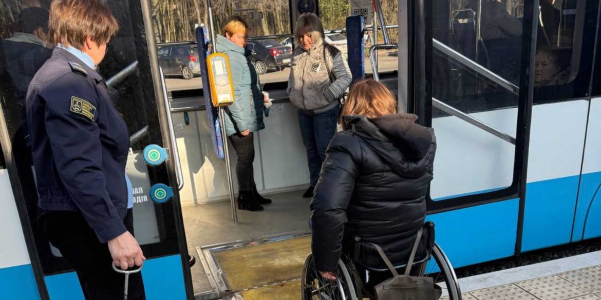 Вінницькі трамвайні зупинки облаштовують за цюрихським стандартом доступності