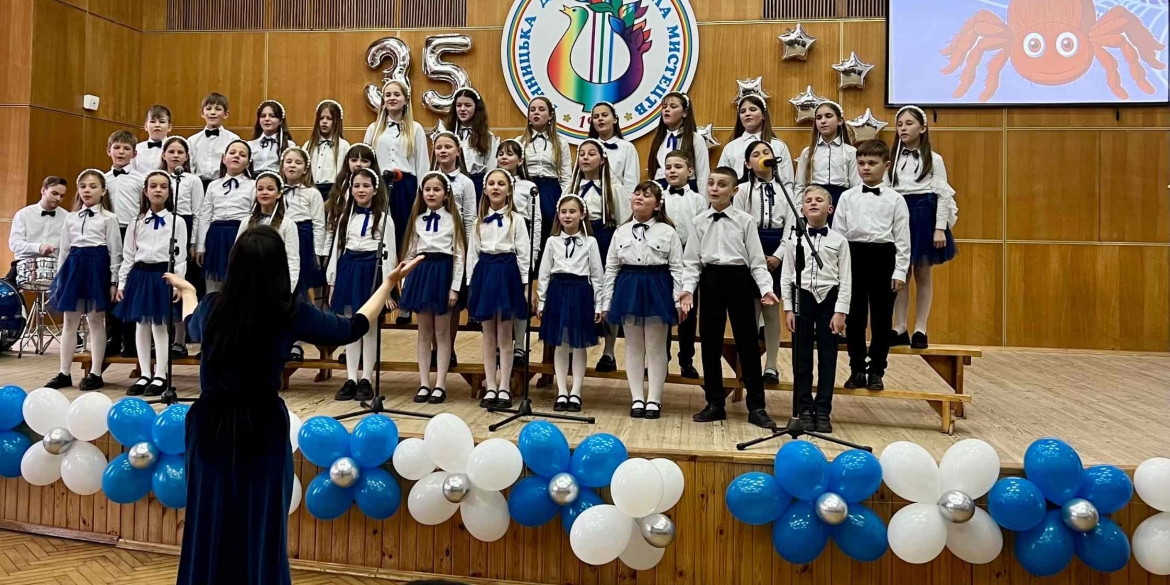 Вінницькій дитячій школі мистецтв – 35 років ювілей, що об’єднав покоління