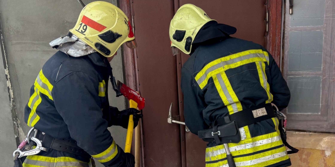 Вінницьких рятувальників двічі за добу викликали екстрено відкрити замкнені двері