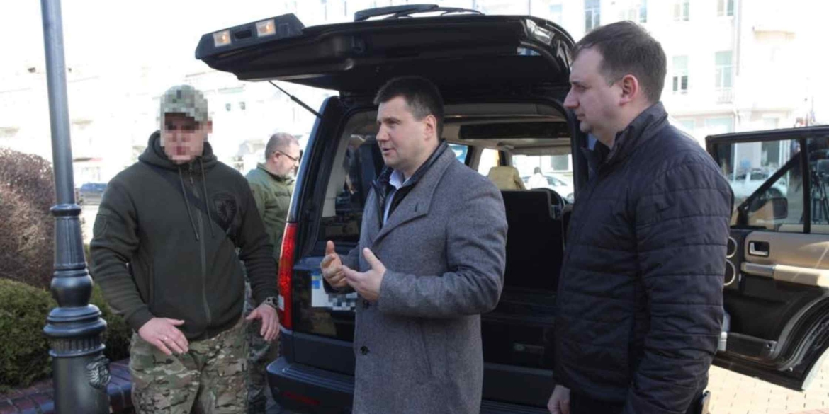 Вінниця передала ще один позашляховик на фронт — цього разу для бійців 22 ОМБр