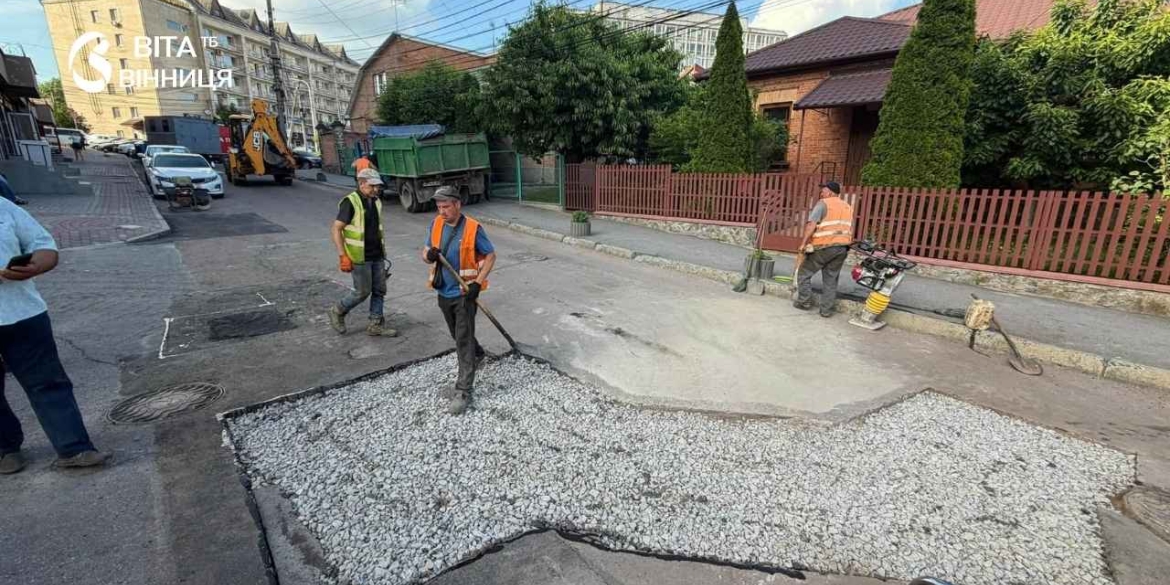 Вінниця планує капітальні ремонти оглядових колодязів на дорогах міста