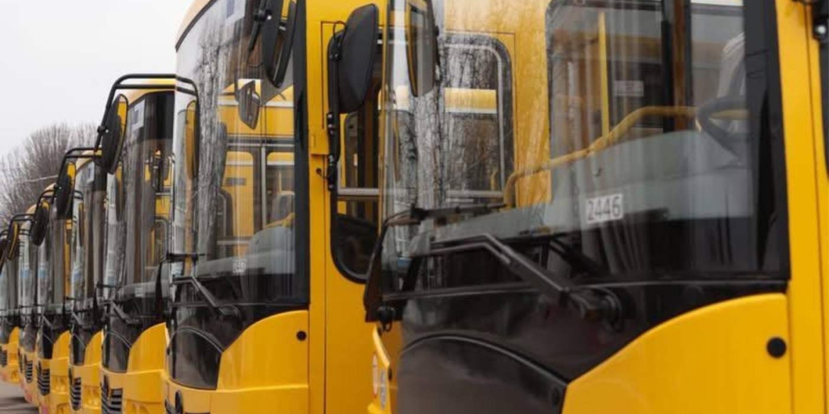 Вісім шкільних автобусів передали громадам Гайсинського району