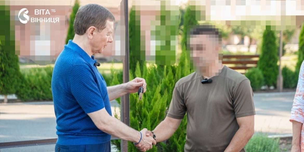 Військова частина ППО отримала від Вінниці автомобіль і спецобладнання