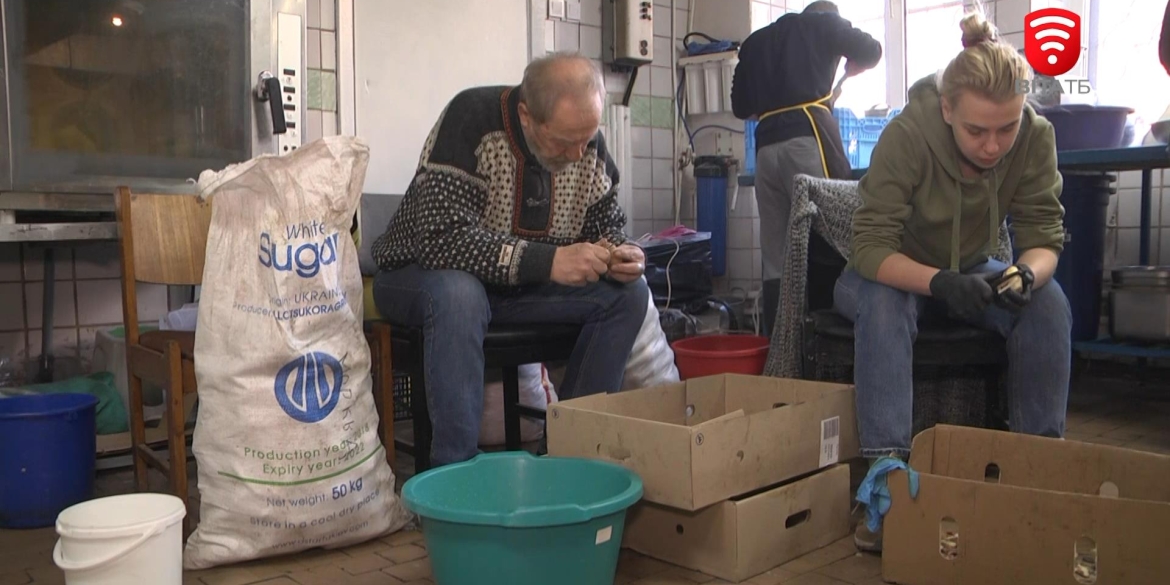 Власники доставки їжі та волонтери у Вінниці продовжують плідно працювати на перемогу