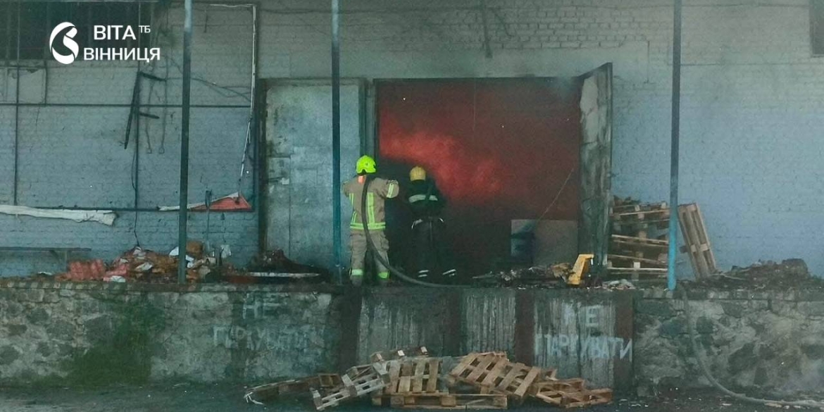 Ворог завдав удару по відділенню Нової Пошти на Вінниччині: постраждали восьмеро людей 