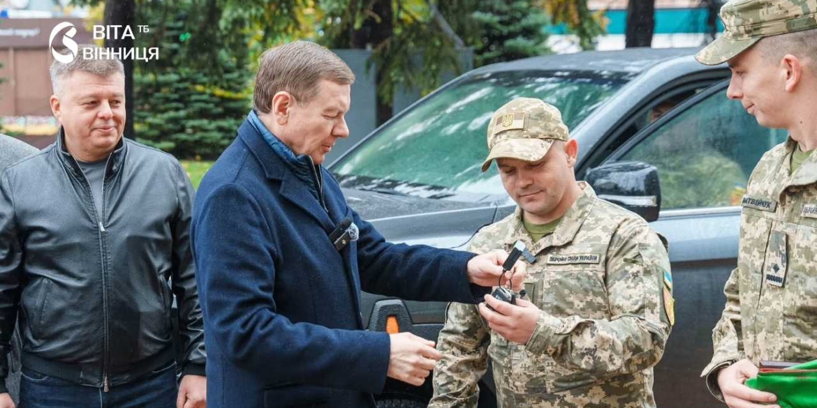 Возитиме бійців на позиції та обслуговуватиме екіпажі дронів артилеристи отримали пікап від Вінницької громади
