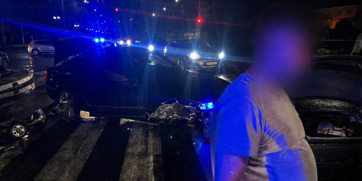 Ввечері у Вінниці на вул.Брацлавській п’яний водій BMW врізався в огорожу