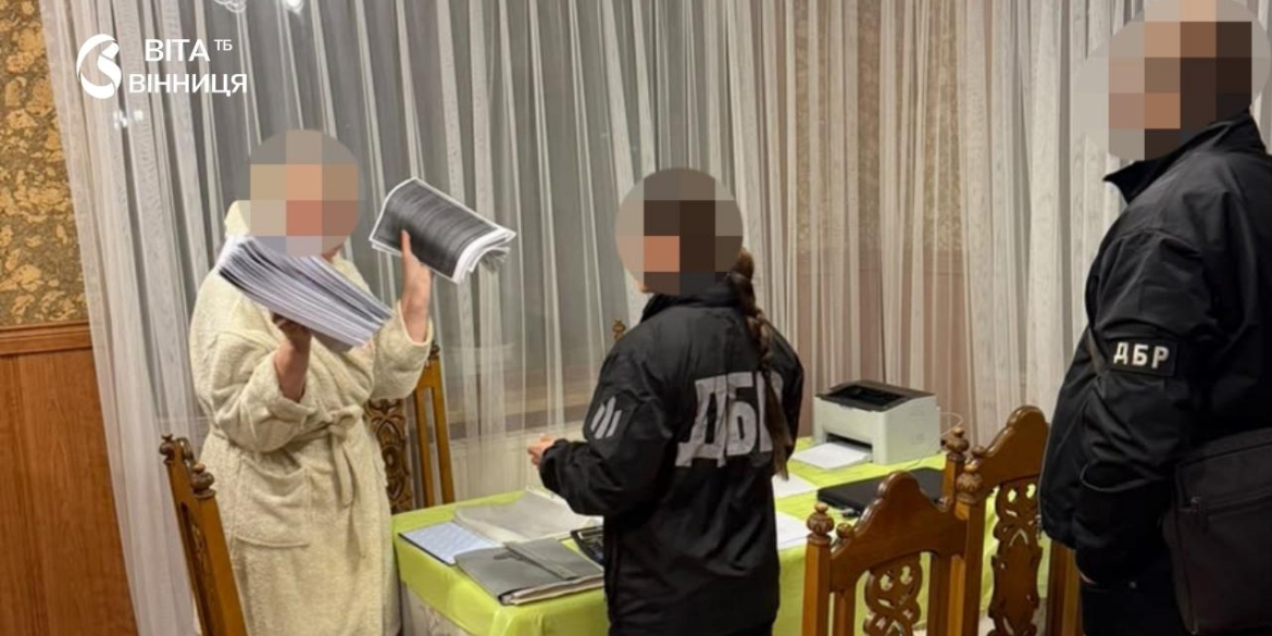 Ввозили пил, вивозили великі фракції незаконно відправили до Азії майже 5 тонн бурштину