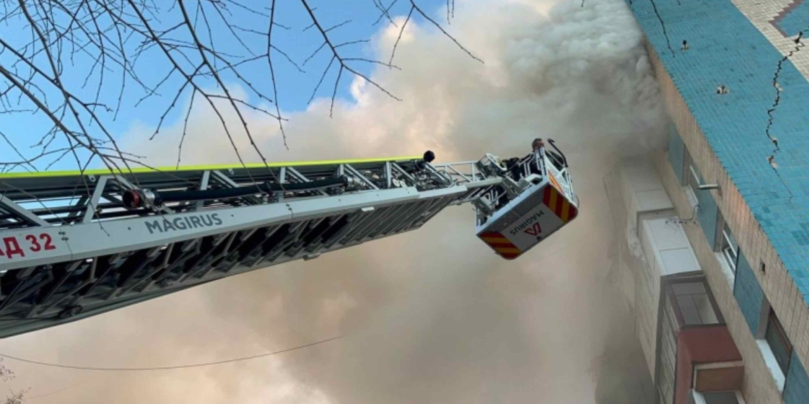 Вибухи у Львові, Бурштині, у Тернополі зруйнована висотка - загинули десять осіб