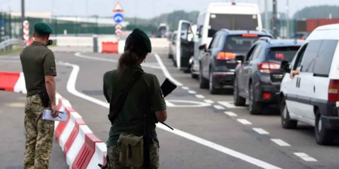 Виїзд за кордон чоловіків віком 18-22 років: що треба знати