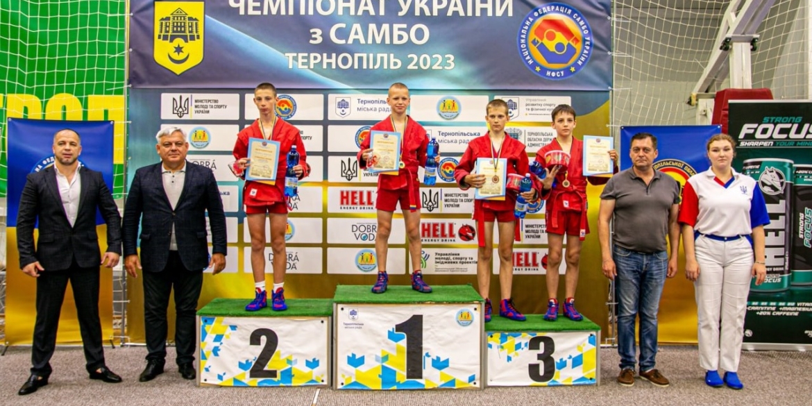 Вже є перше "золото": юні вінничани змагаються у чемпіонаті України з боротьби самбо