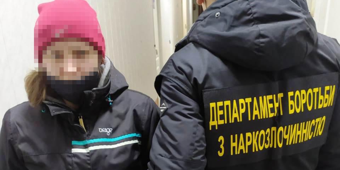 У Вінниці затримали 27-річну підозрювану у збуті метадону