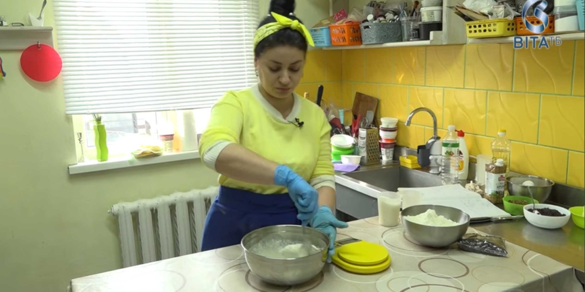 Як спекти рум'яні крафіни з апельсиновою цедрою авторський рецепт великодньої випічки