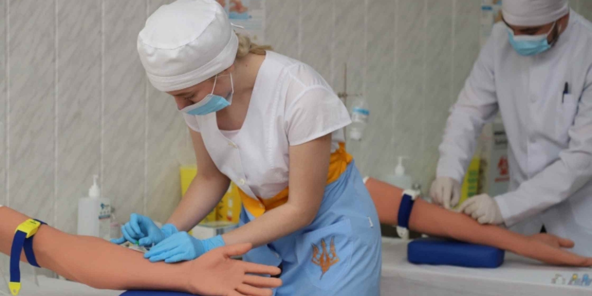 Як у Гайсинському медколеджі навчають медсестринства та лікувальній справі