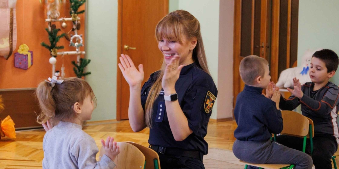 Як вінницькі рятувальники стали помічниками Святого Миколая