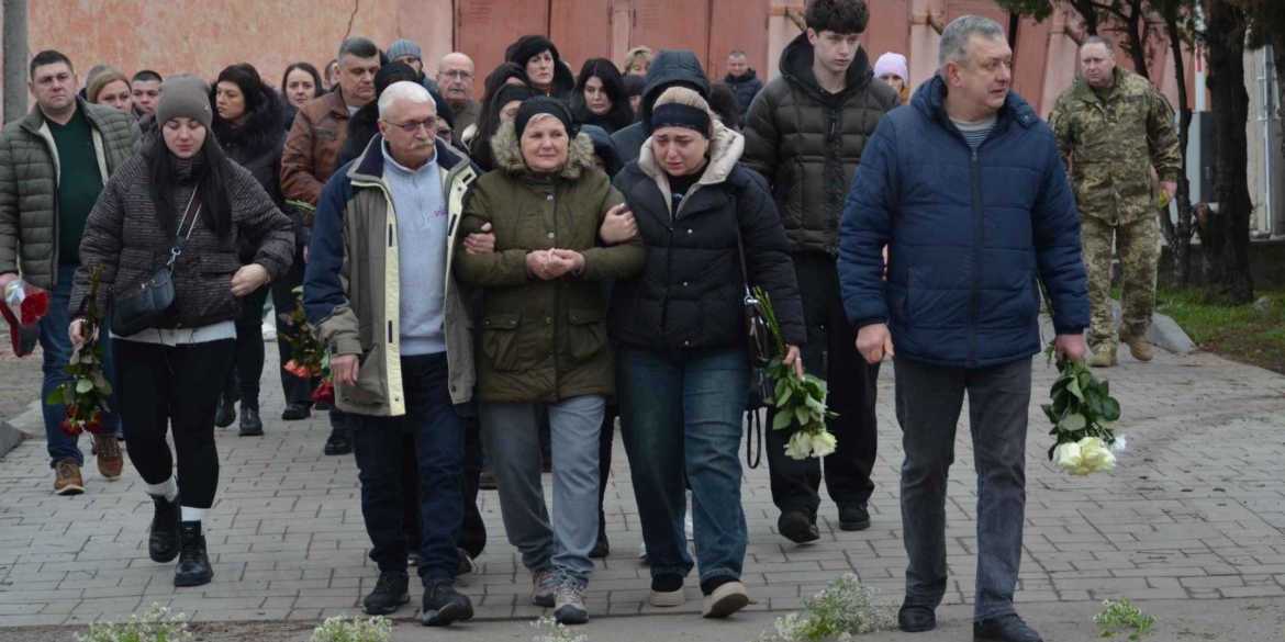 Ямпільська громада прощалась з загиблим на фронті Олександром Поблоцьким