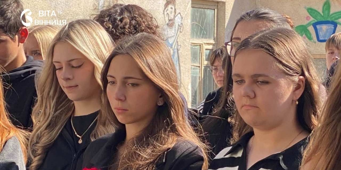 Йому назавжди 38 на стіні рідного ліцею з'явилася дошка пам'яті захисника з Могилева-Подільського
