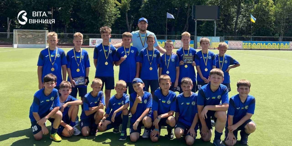 Юні хокеїсти з Калинівки здобули золото чемпіонату України з хокею на траві
