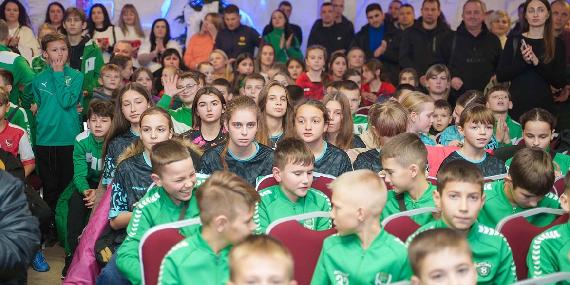 Юних футболістів Вінниці нагородили за підсумками чемпіонатів громади