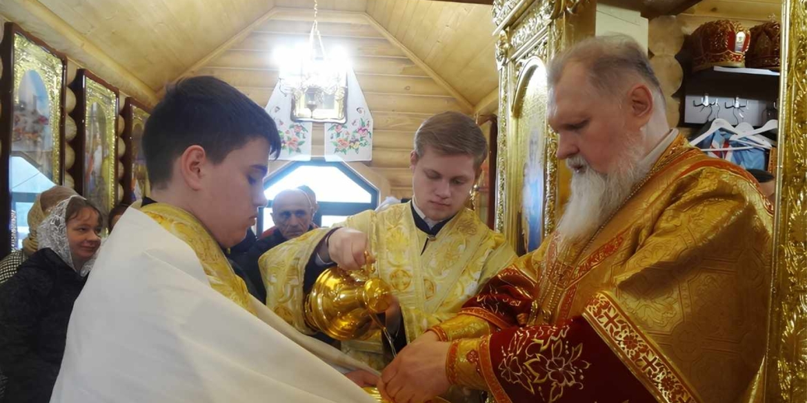 З молитвою за воїнів на Вінниччині освятили новий храм на честь Юрія Переможця