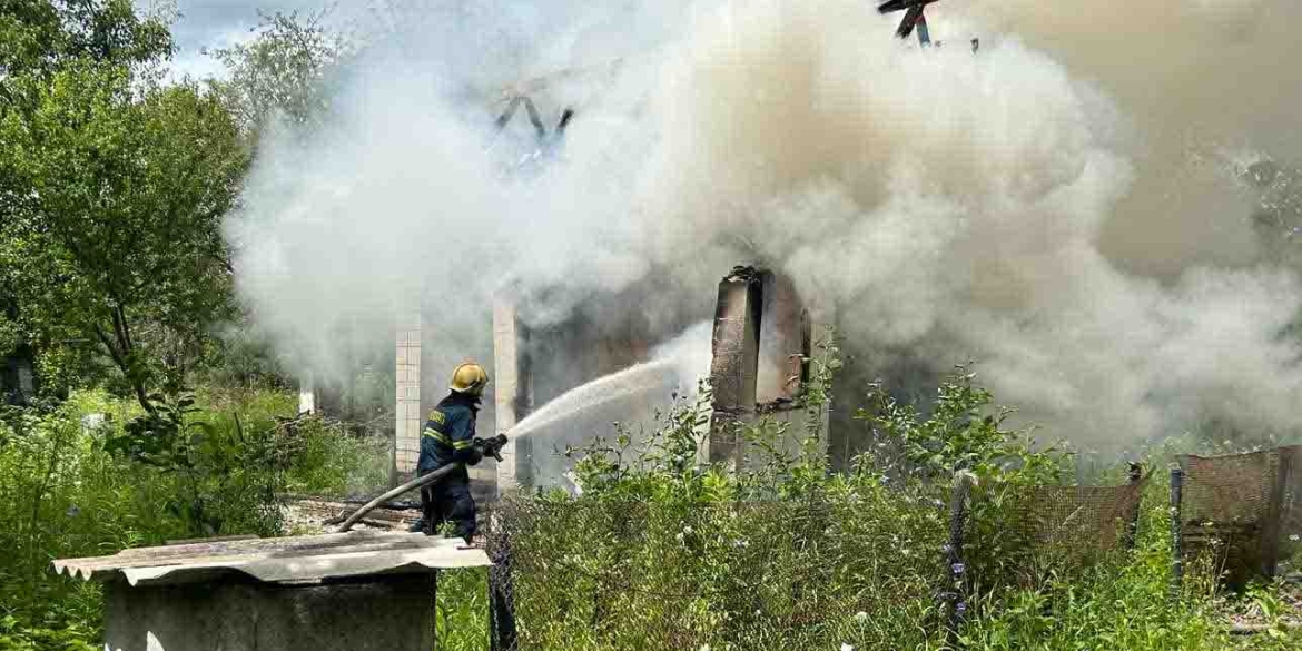 З палаючого будинку в Козятинській громаді врятували чоловіка