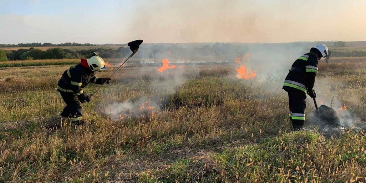 За добу на Вінниччині сталося понад десяток пожеж - горіли поля та будинки