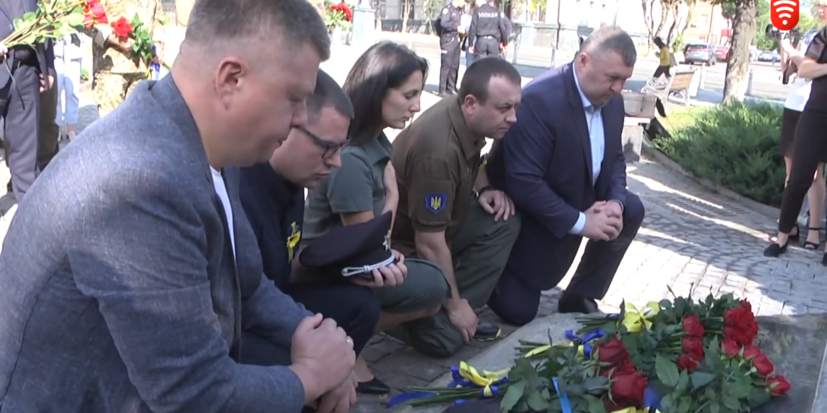 Загинули за Незалежність у Вінниці вшанували пам’ять захисників України