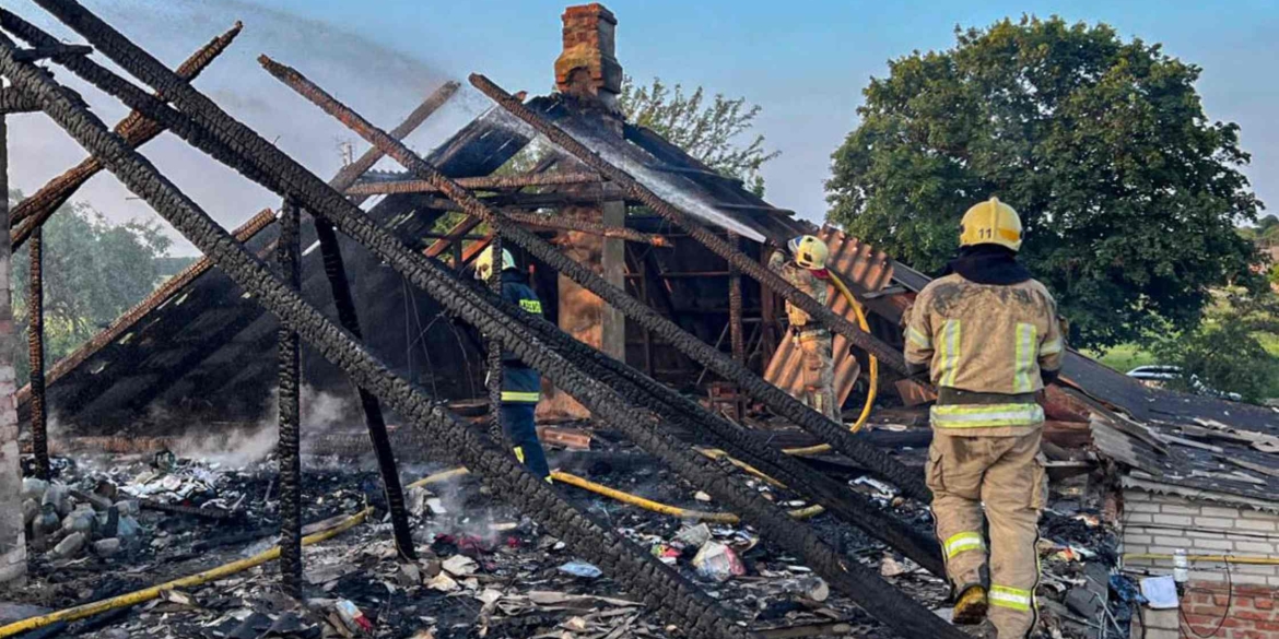 Загорівся приватний житловий будинок у Хмільницькому районі