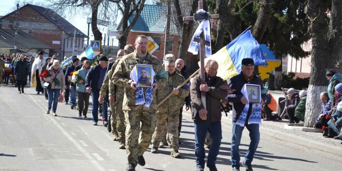Загинув під артилерійським вогнем у Крижополі прощались із молодим добровольцем