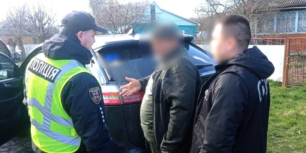 Затримали адвоката за вимагання 7 тисяч доларів у військового на Вінниччині