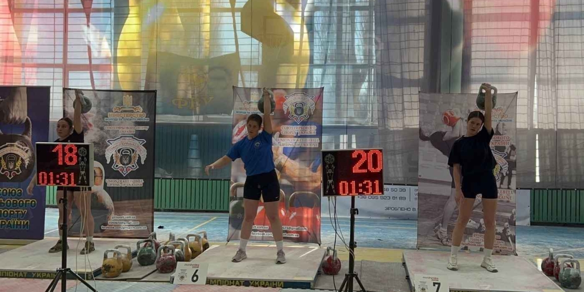Жмеринська студентка виборола три медалі на чемпіонаті України з гирьового спорту