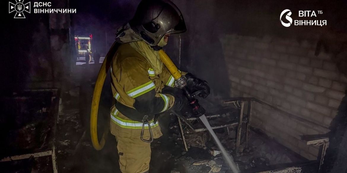 Згорів гараж з автомобілем і скутером на Вінниччині за добу сталося шість пожеж